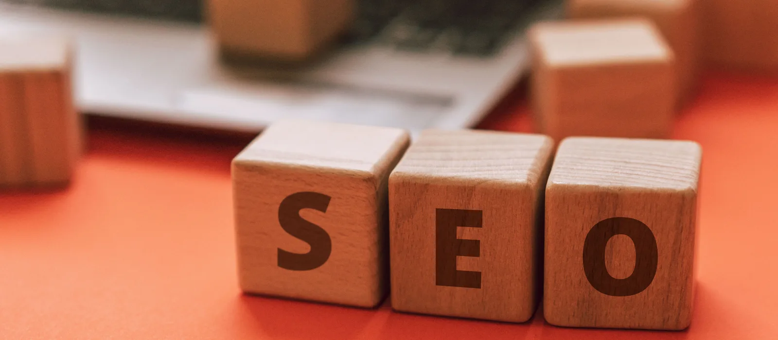 Cómo atraer clientes con SEO: 4 pasos clave